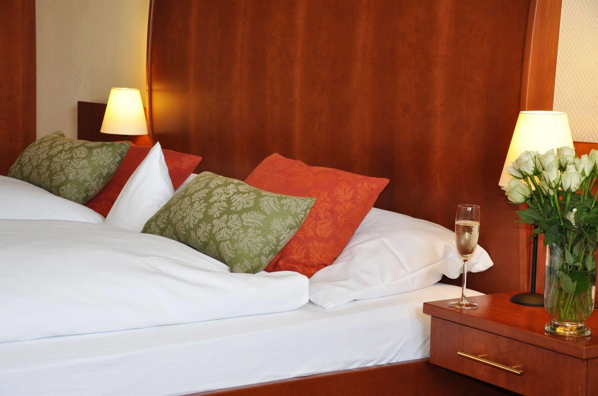 Hotel Zur Post New Style Garrel Exterior photo